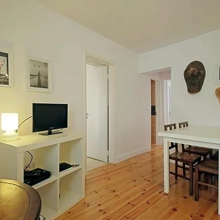 Apartment Calcada So Lourenco Lissabon